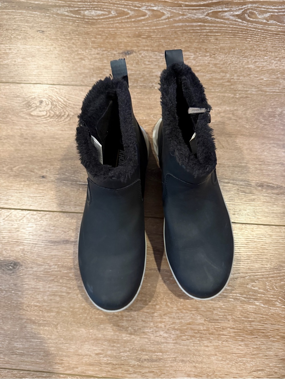 Khombu Black Faux-Fur Chelsea Winter Boots